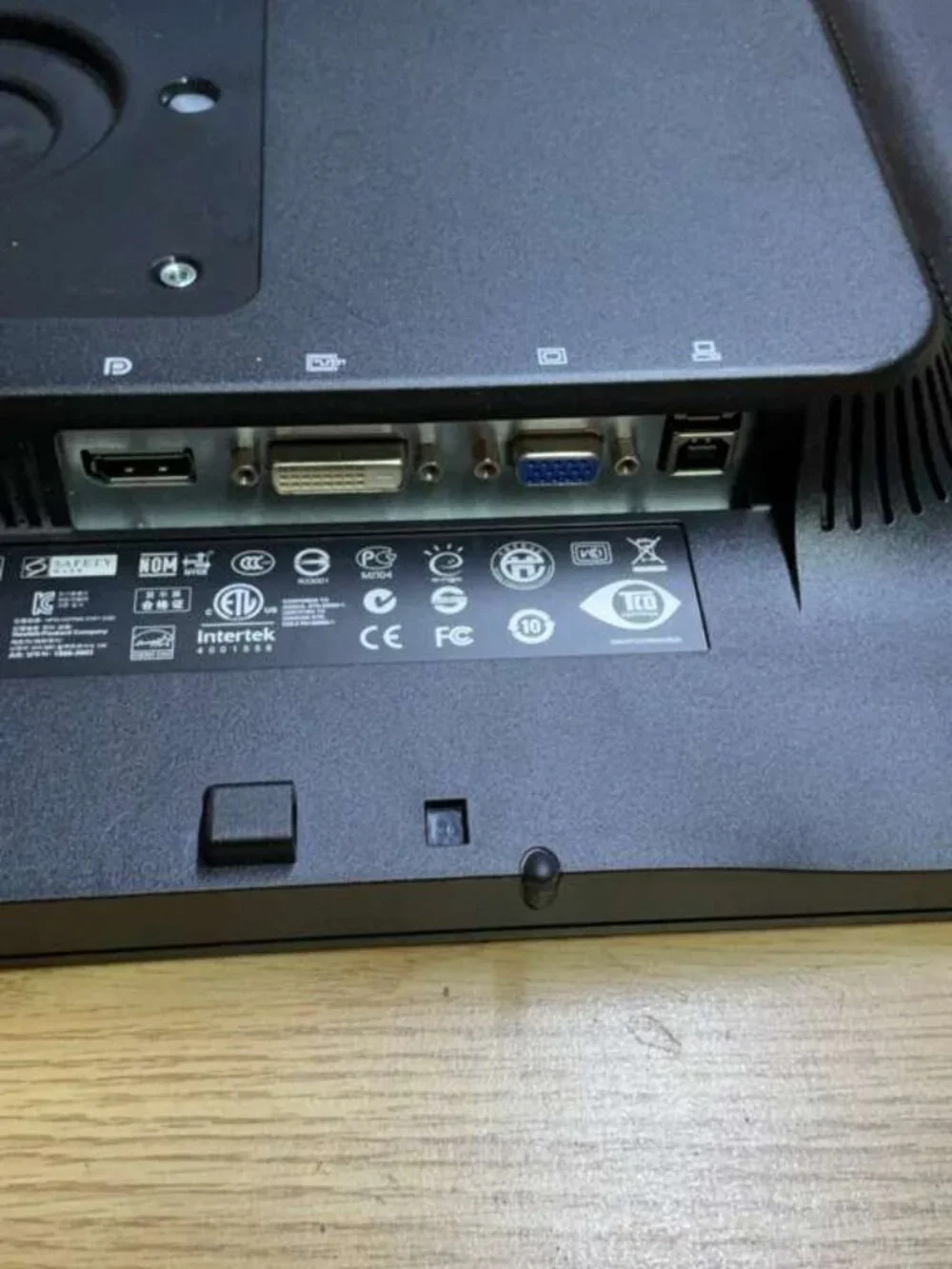 Lot of 2 HP Compaq LA2306x 23